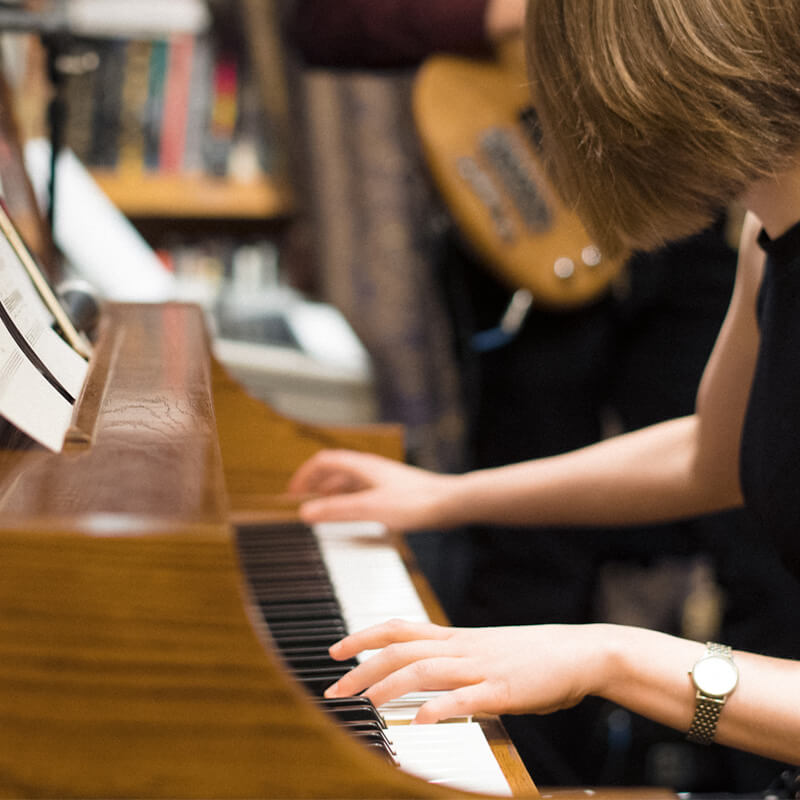 Chef geht in Rente Geschenk - Klavierspielerin